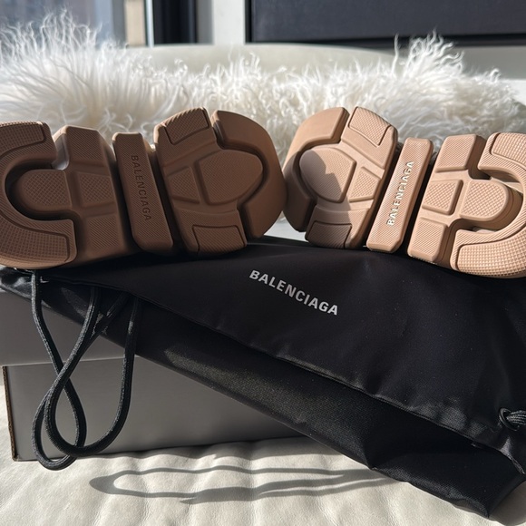 ❌SOLD❌Authentic Beige Balenciaga 2.0 Speed Sneakers - Size 36 NEW - Picture 4 of 8